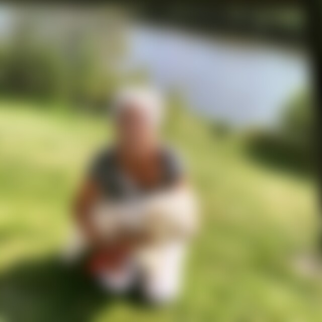 lico (75) aus Emmerich am Rhein