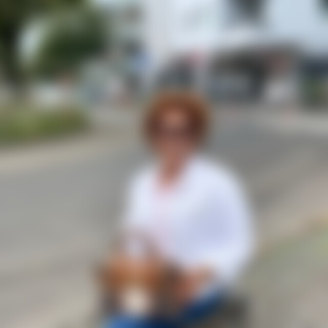 Joyce (60) aus Dusseldorf