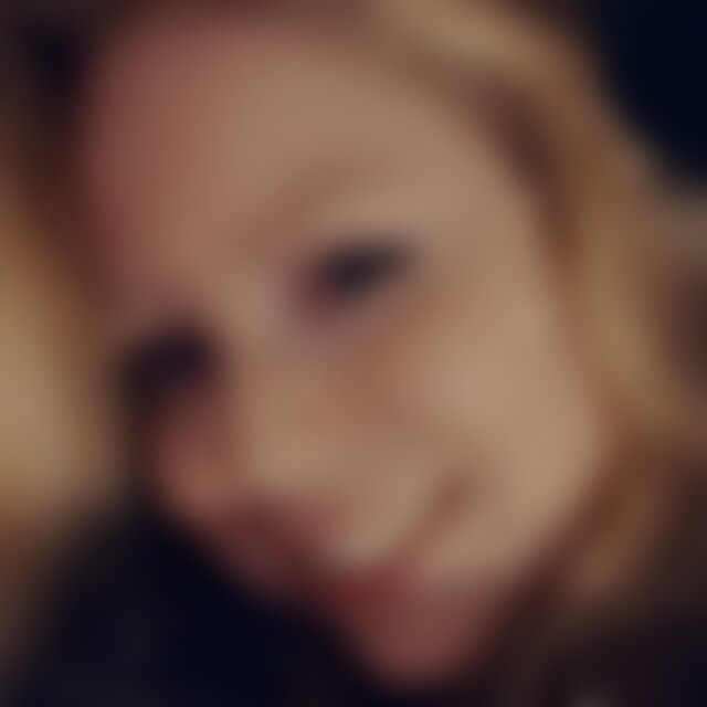 Alina123 (32) aus Hamburg