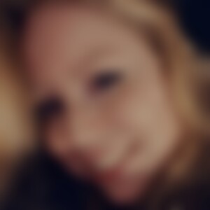 Alina123 (32) aus Hamburg