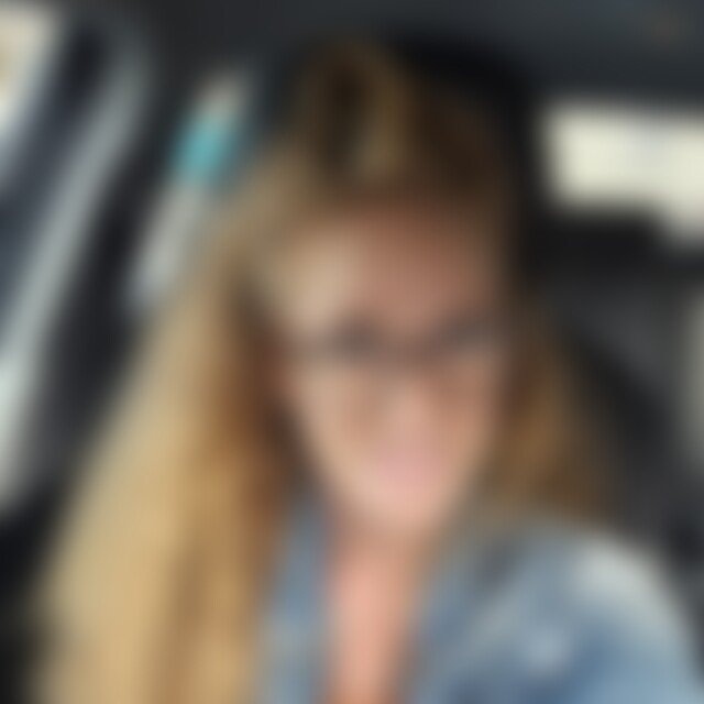 Rockabella (34) aus Großkrotzenburg