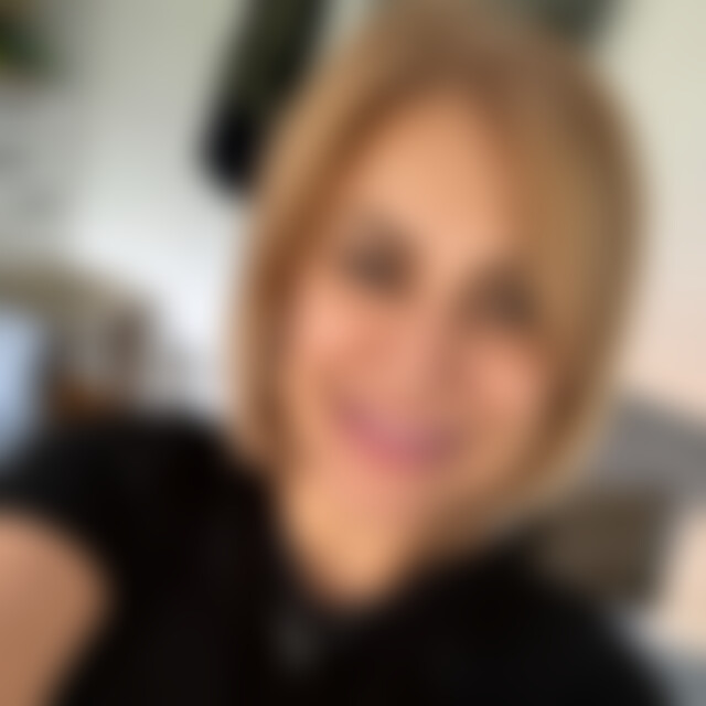 Peri (48) aus Darmstadt
