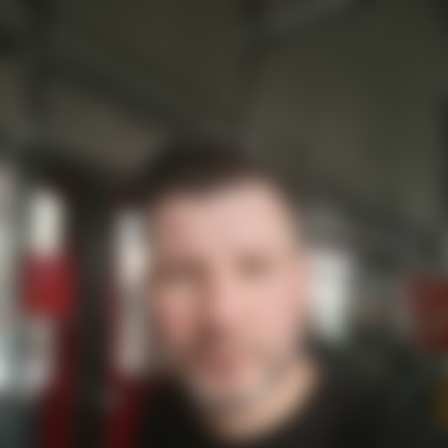 Tukmachev (37) aus Düsseldorf