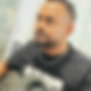 Mills (30) aus Bielefeld