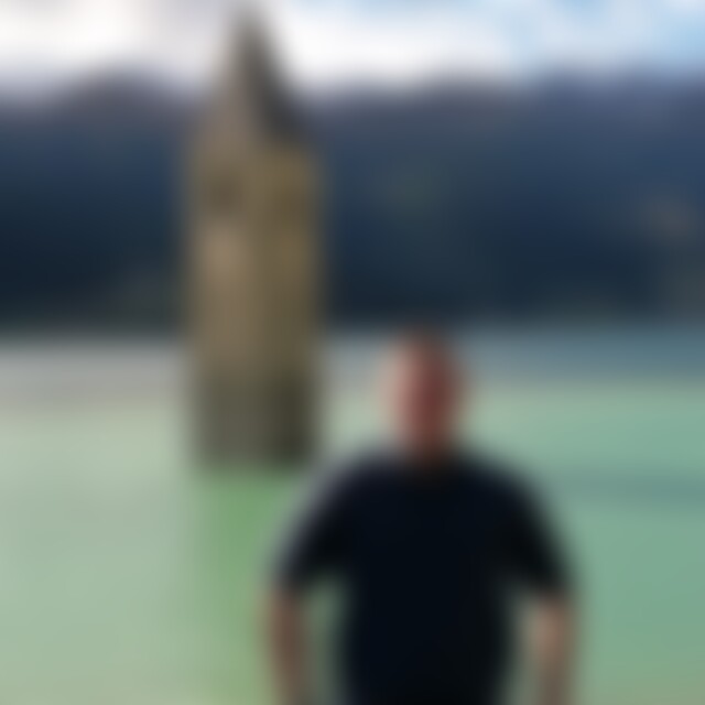 Luca2000 (25) aus Neuhütten