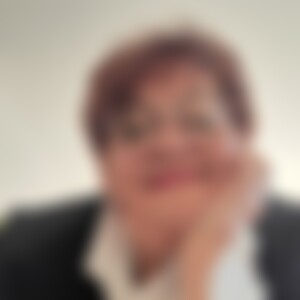 Hazelnut (62) aus Löhne