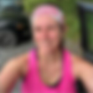 Ellielie (49) aus Offenbach