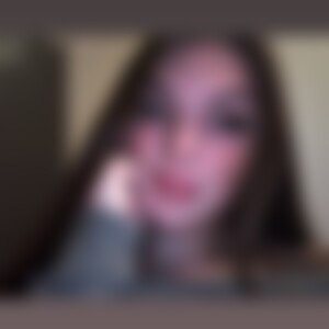 Miri (22) aus Schiffdorf