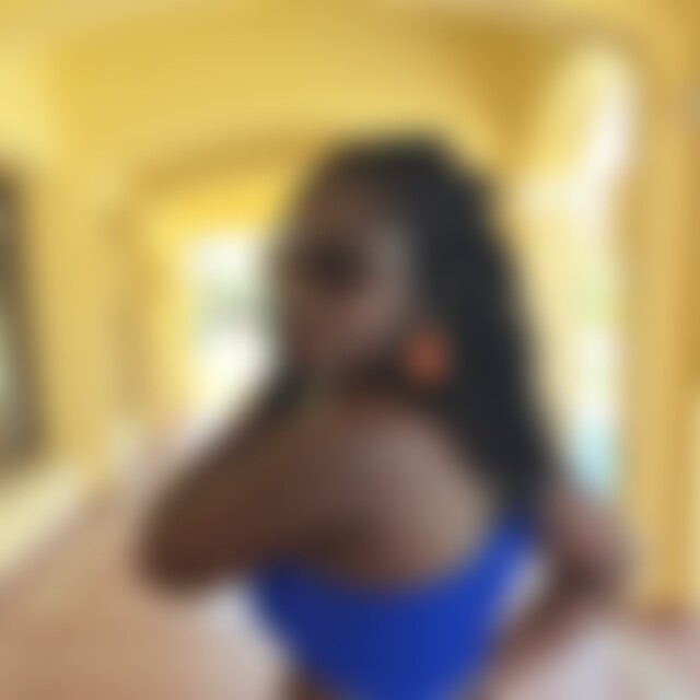 Aynichou (36) aus Hamburg