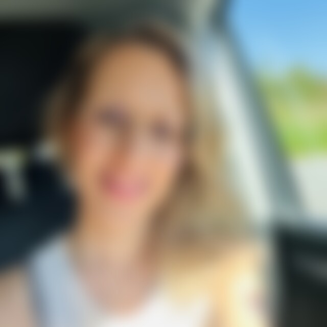 Claudine123 (43) aus P