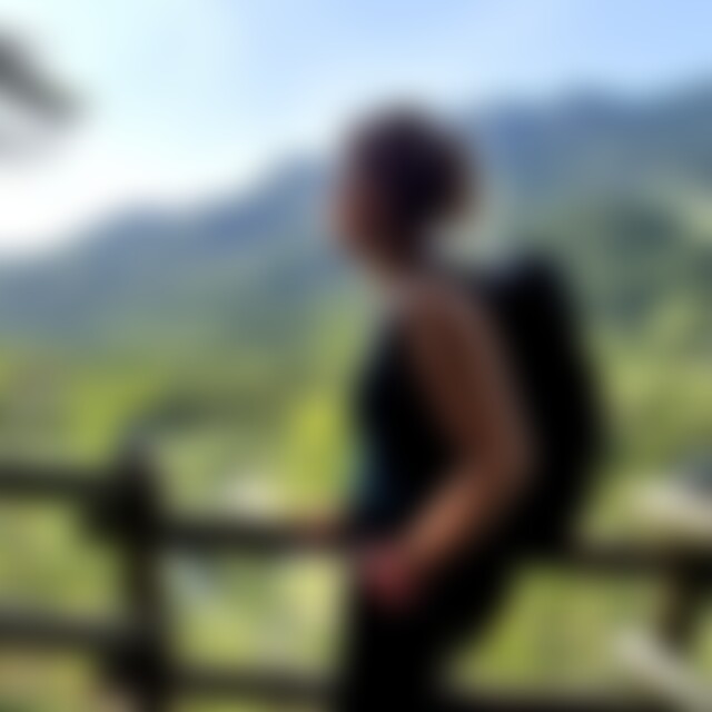 Neli3 (38) aus Hamburg