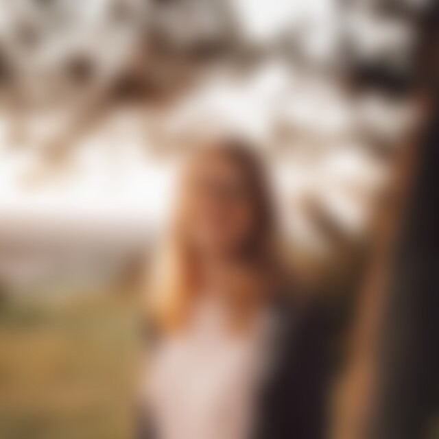 Julia1999 (26) aus Stützengrün