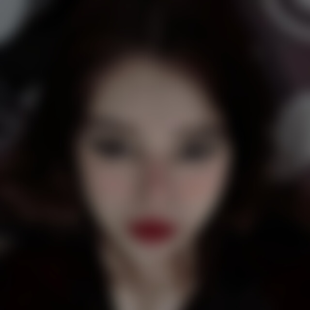 Alixkennt (19) aus X