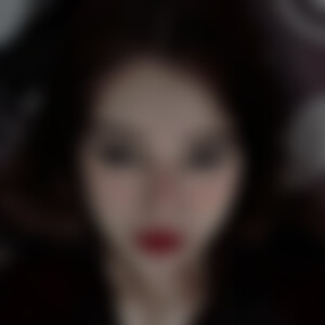 Alixkennt (19) aus X