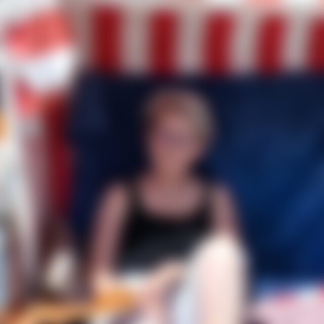 Naomi (69) aus Seevetal