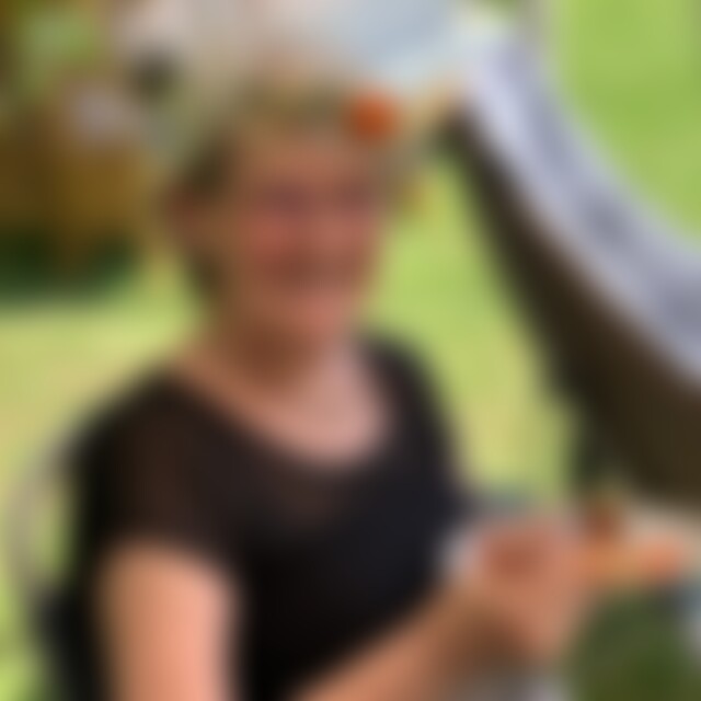 Naomi (69) aus Seevetal