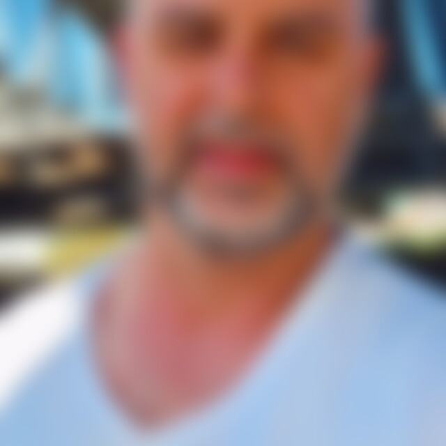 Masoud79 (47) aus Konstanz