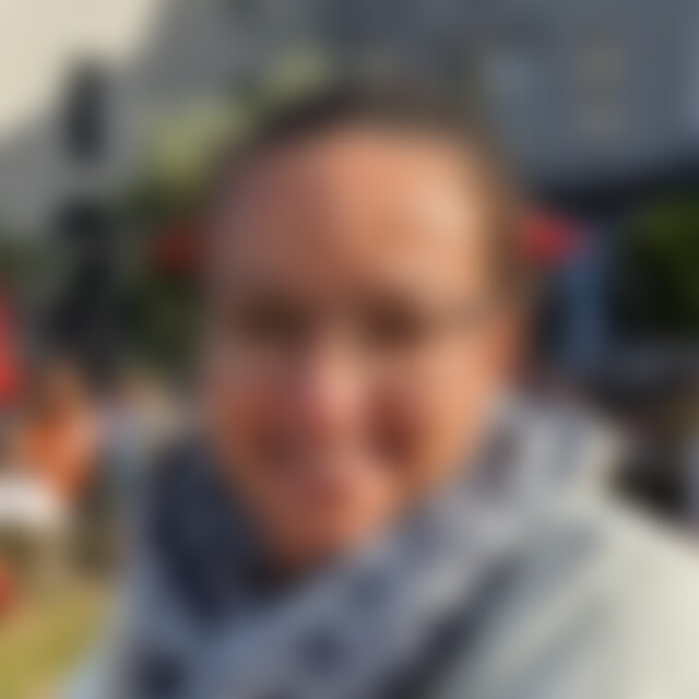 Elli83 (42) aus Halle