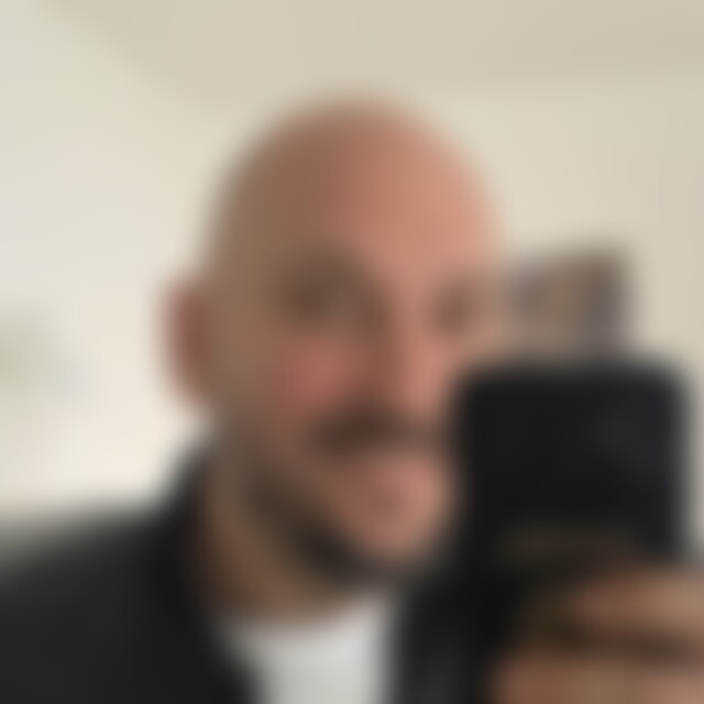 Ema (39) aus Ludwigsburg