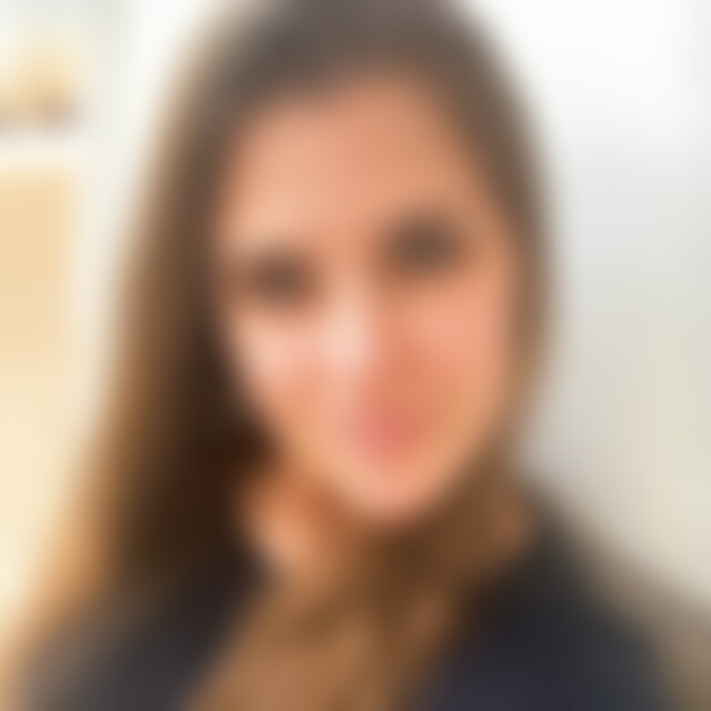 Nessieh (28) aus Hamburg