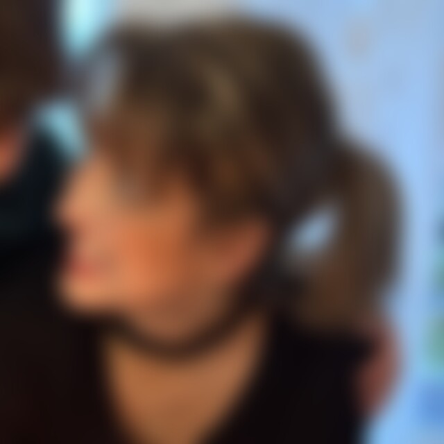 JulZjo (34) aus TAUNUSSTEIN