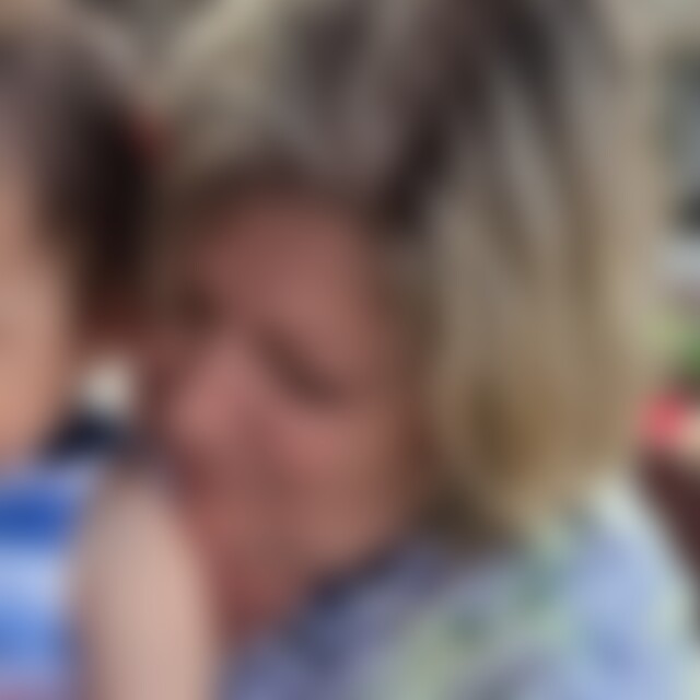 Amilia (66) aus H