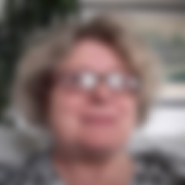 Amilia (66) aus H