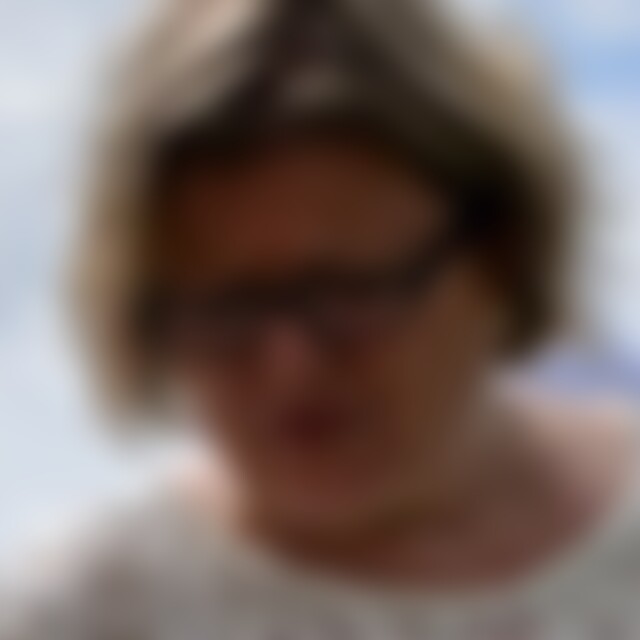 Amilia (66) aus H