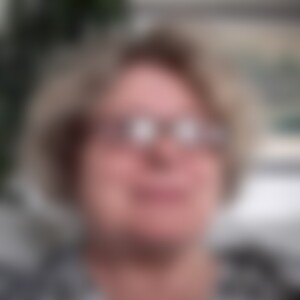 Amilia (66) aus H