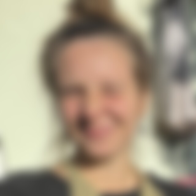 Viviane0510 (25) aus Magdeburg