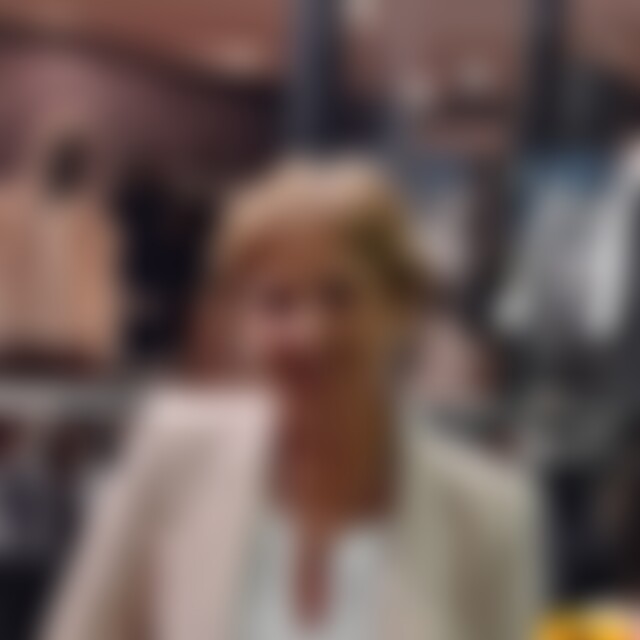 Vala (70) aus Leingarten