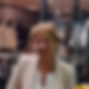 Vala (70) aus Leingarten