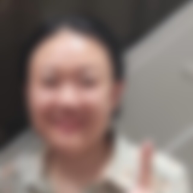 TANG (46) aus Luxembourg