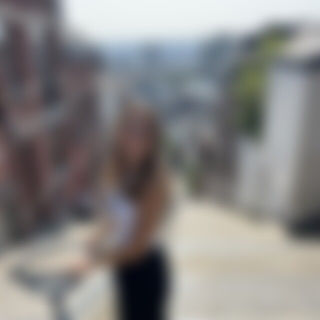 ETeshi (30) aus Hennef