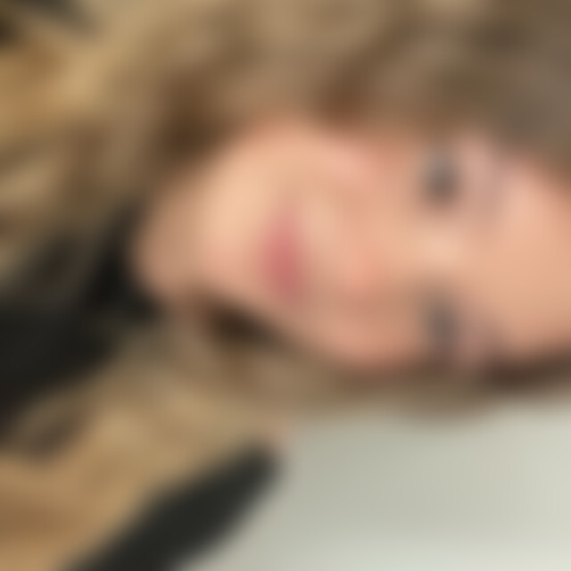 Dawina (19) aus Wain