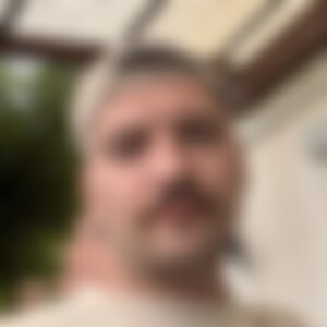 Vitali94 (32) aus Ulm