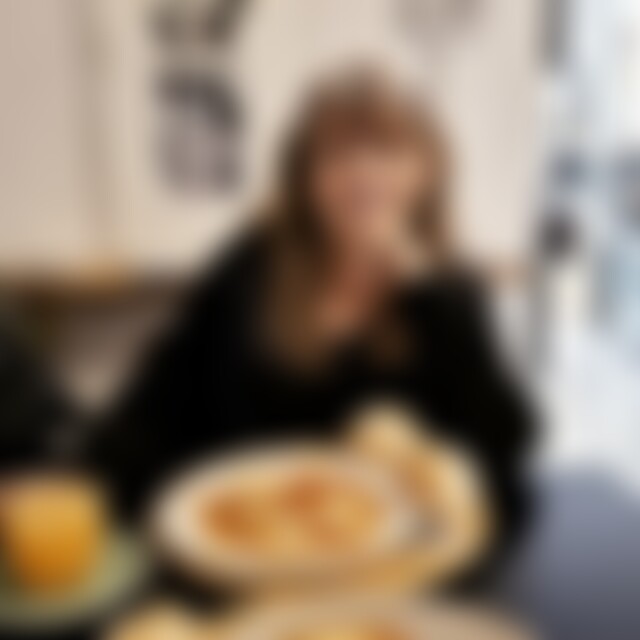 Shanou (59) aus Berlin
