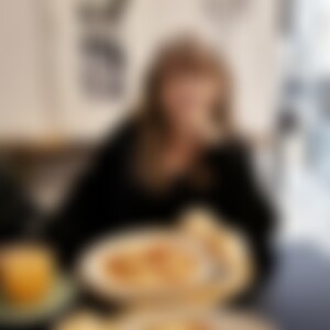 Shanou (59) aus Berlin