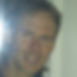 zwecklos (48) aus Haiger