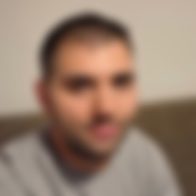 Akos92 (34) aus Weikersheim