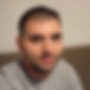 Akos92 (34) aus Weikersheim