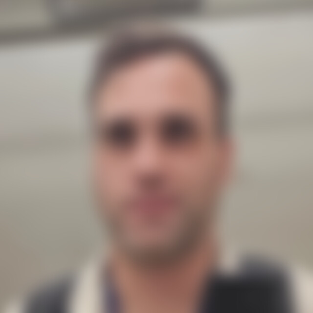 Maurizio10 (39) aus Wiesbaden