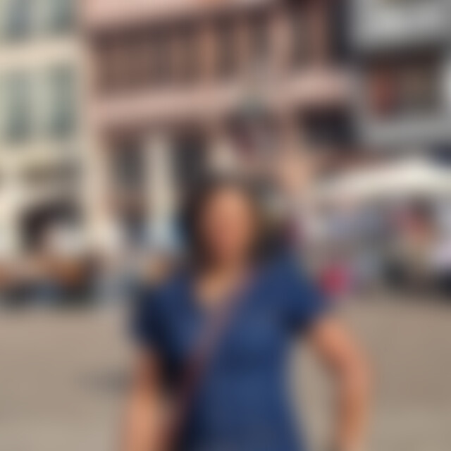 Lidya (46) aus Dreieich