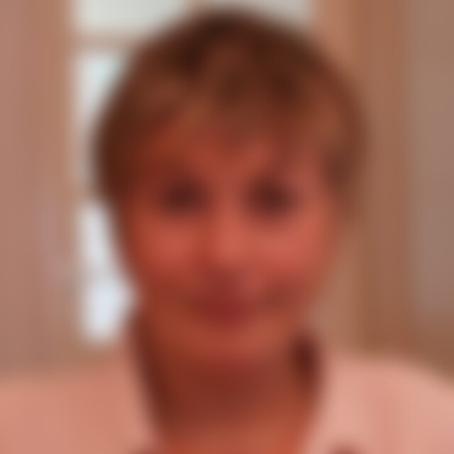 Nathalie (63) aus Düsseldorf