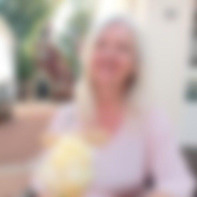 Tina61 (64) aus Augustdorf